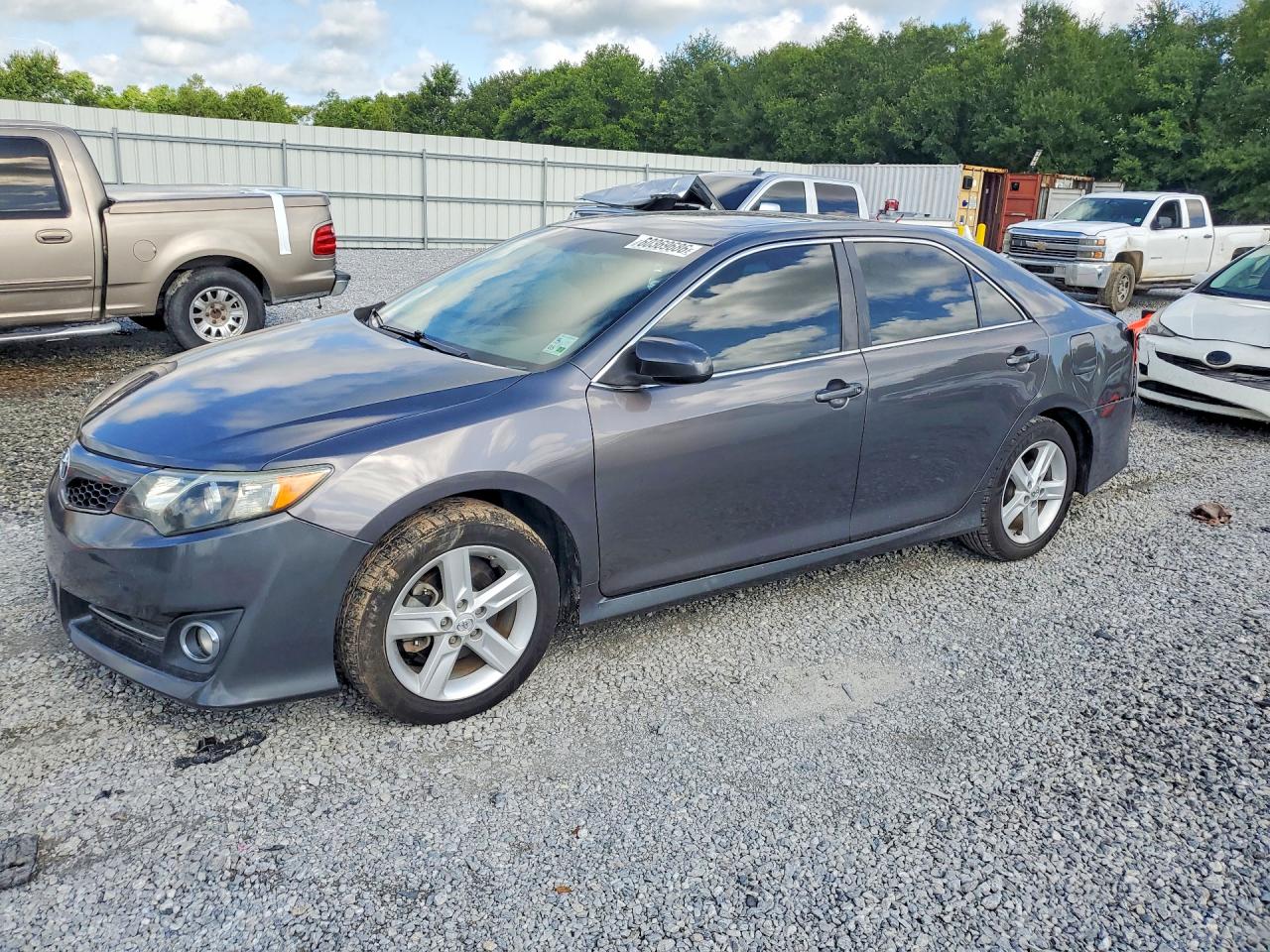 2014 TOYOTA CAMRY