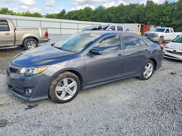 2014 TOYOTA CAMRY