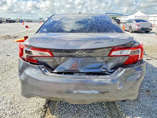 2014 TOYOTA CAMRY