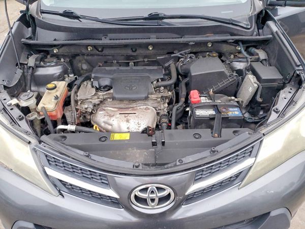 2014 TOYOTA RAV4 Standard — Engine bay