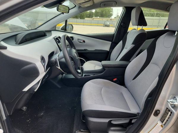 2019 TOYOTA PRIUS