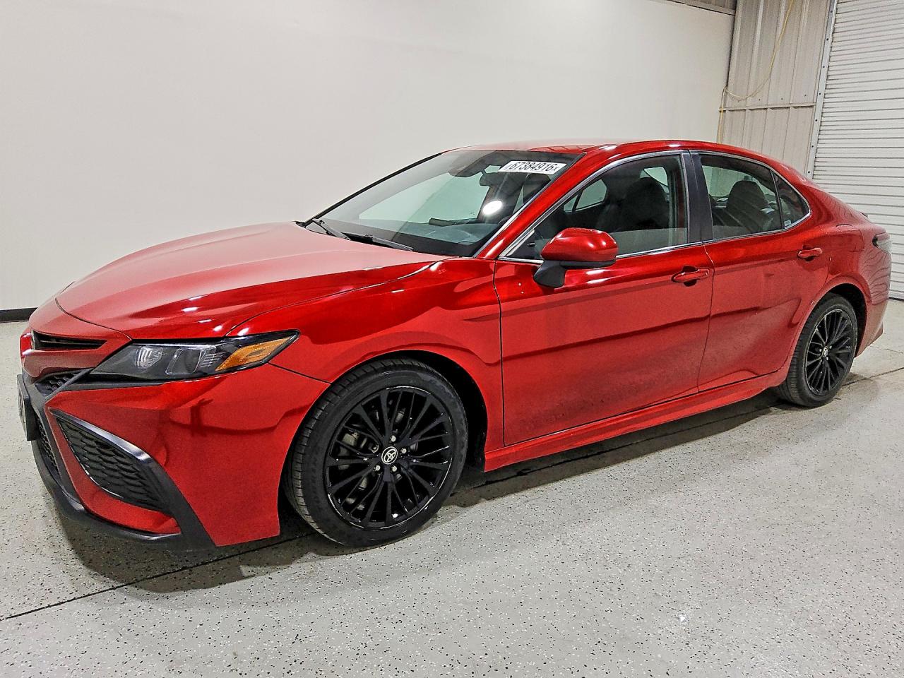 2021 TOYOTA CAMRY SE — Front 3/4