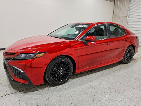 2021 TOYOTA CAMRY SE — Front 3/4