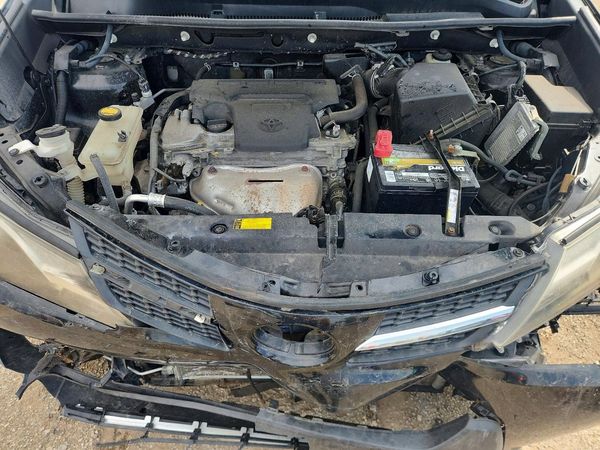 2013 TOYOTA RAV4 Sports — Engine bay