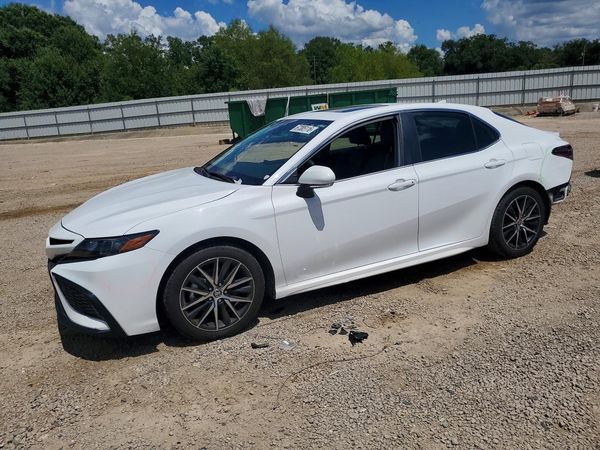 2024 TOYOTA CAMRY