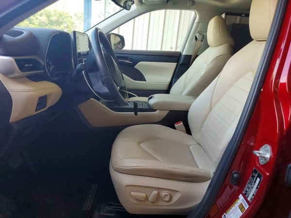 2020 TOYOTA HIGHLANDER XLE Nav — DENT