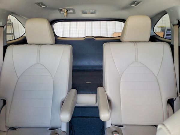 2020 TOYOTA HIGHLANDER XLE Nav — SUVN