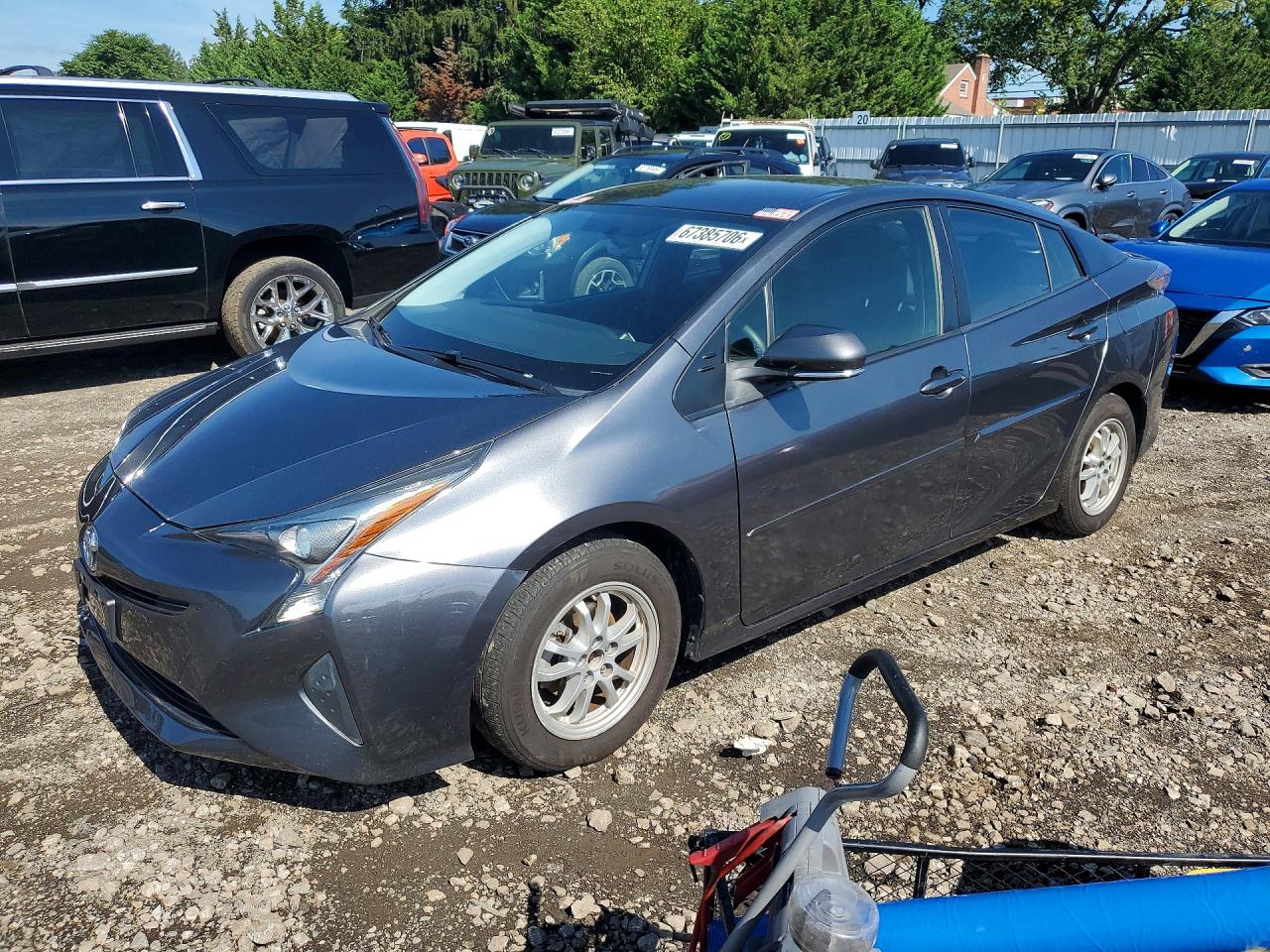 2016 TOYOTA PRIUS