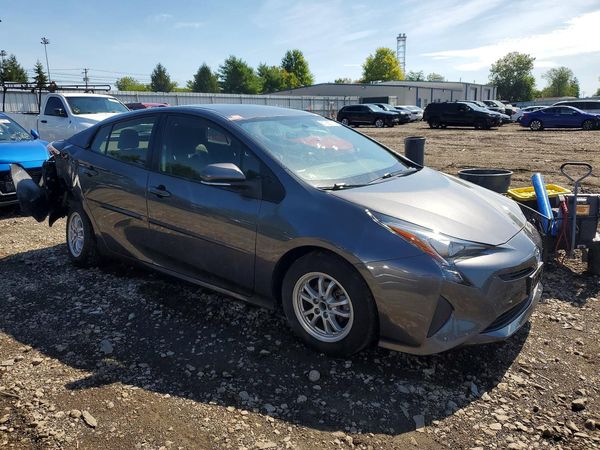 2016 TOYOTA PRIUS