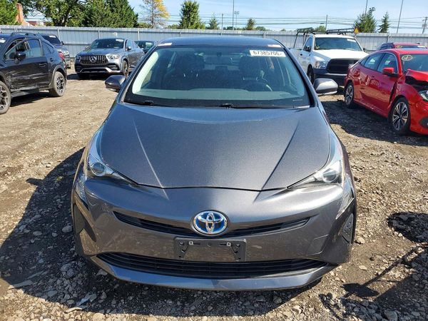 2016 TOYOTA PRIUS