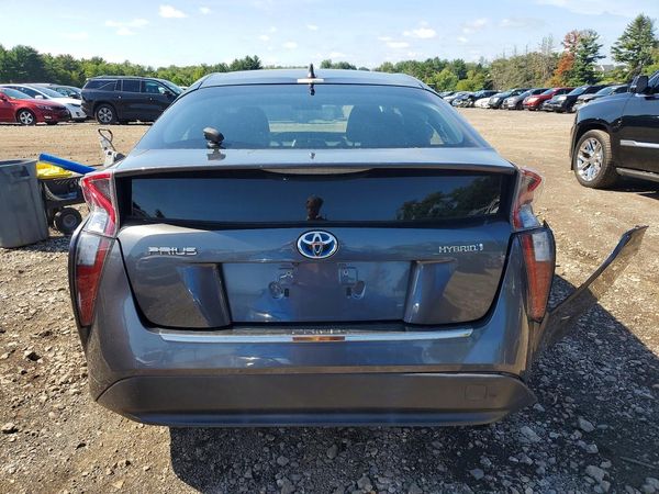 2016 TOYOTA PRIUS