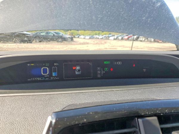 2016 TOYOTA PRIUS