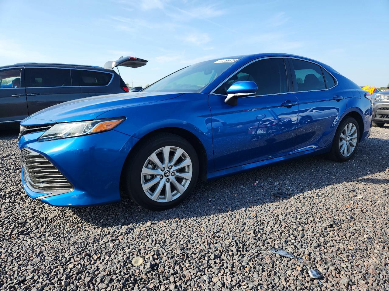 2019 TOYOTA CAMRY L/LE/SE/XLE — Front 3/4