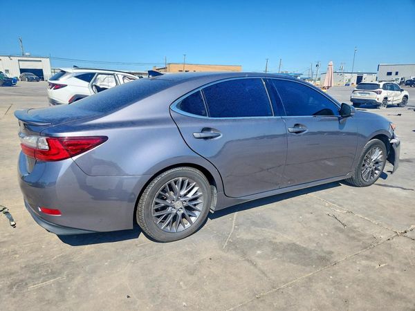 2018 LEXUS ES