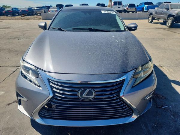 2018 LEXUS ES