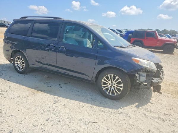 2018 TOYOTA SIENNA — Passenger 3/4