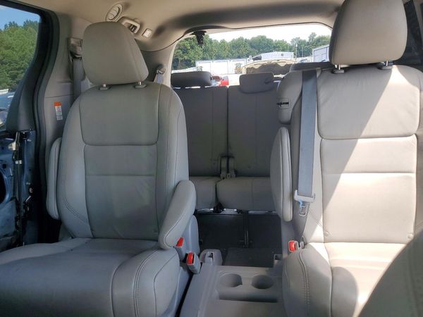 2018 TOYOTA SIENNA — SUVN