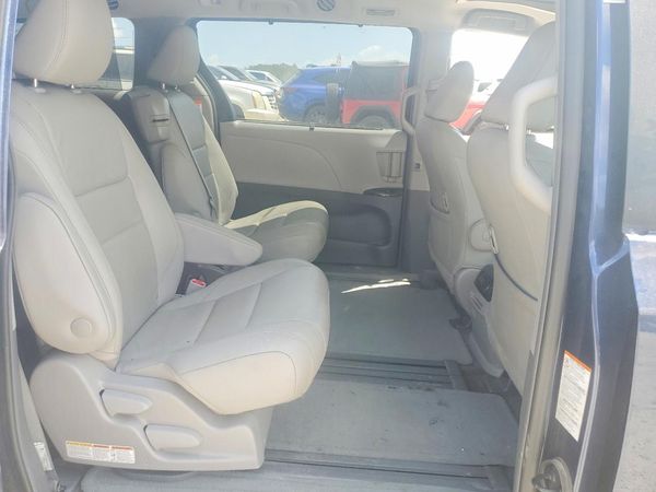2018 TOYOTA SIENNA — PSRS