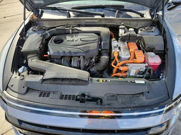2025 HYUNDAI SONATA SEL — Engine bay
