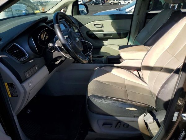 2016 KIA SEDONA LX - Middle-low