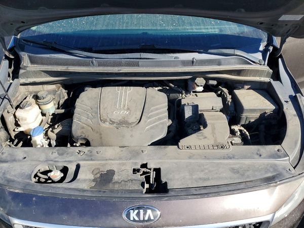 2016 KIA SEDONA LX - Middle-low