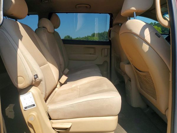 2016 KIA SEDONA LX - Middle-low