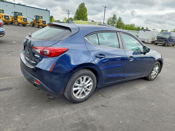 2016 MAZDA 3 SE