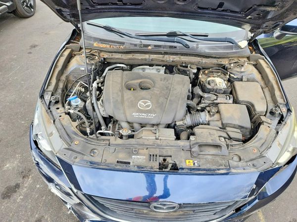 2016 MAZDA 3 SE