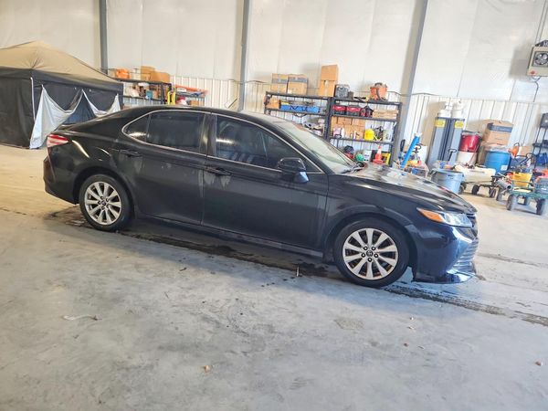2018 TOYOTA CAMRY L/LE/SE/XLE — Passenger 3/4