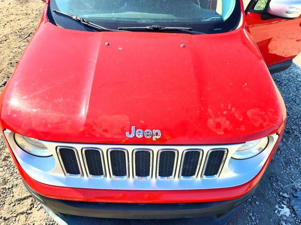 2016 JEEP RENEGADE Limited — Engine bay