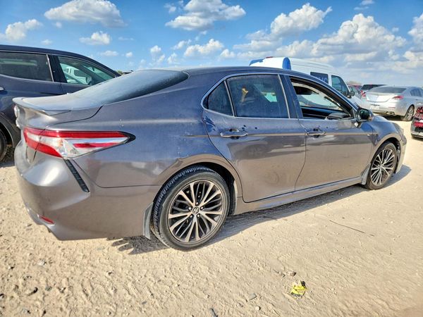 2018 TOYOTA CAMRY