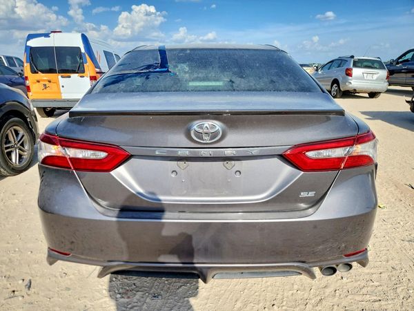 2018 TOYOTA CAMRY