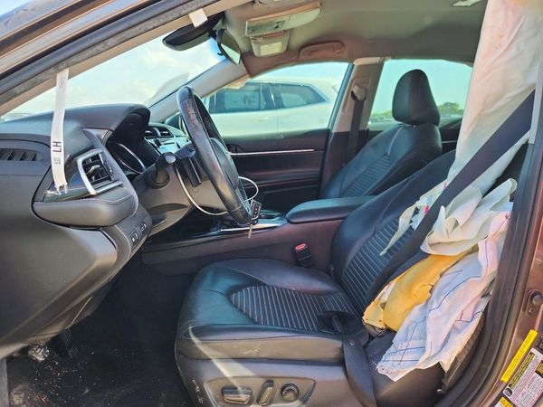 2018 TOYOTA CAMRY