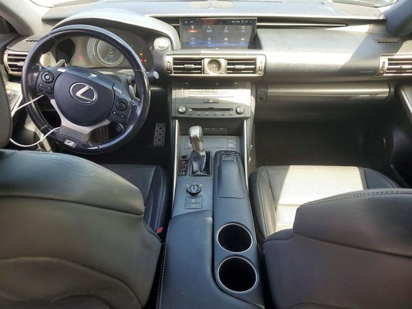 2016 LEXUS IS 200t