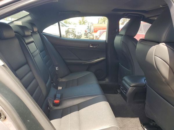 2016 LEXUS IS 200t