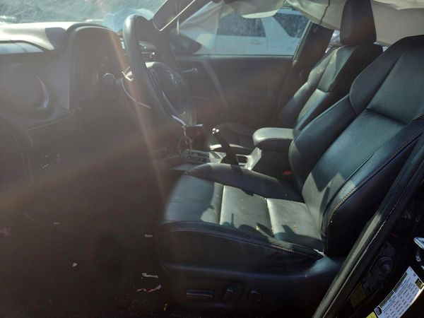 2017 TOYOTA RAV4 SE