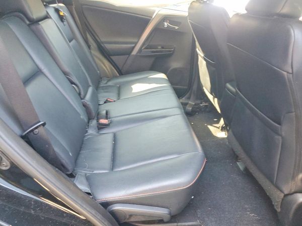 2017 TOYOTA RAV4 SE