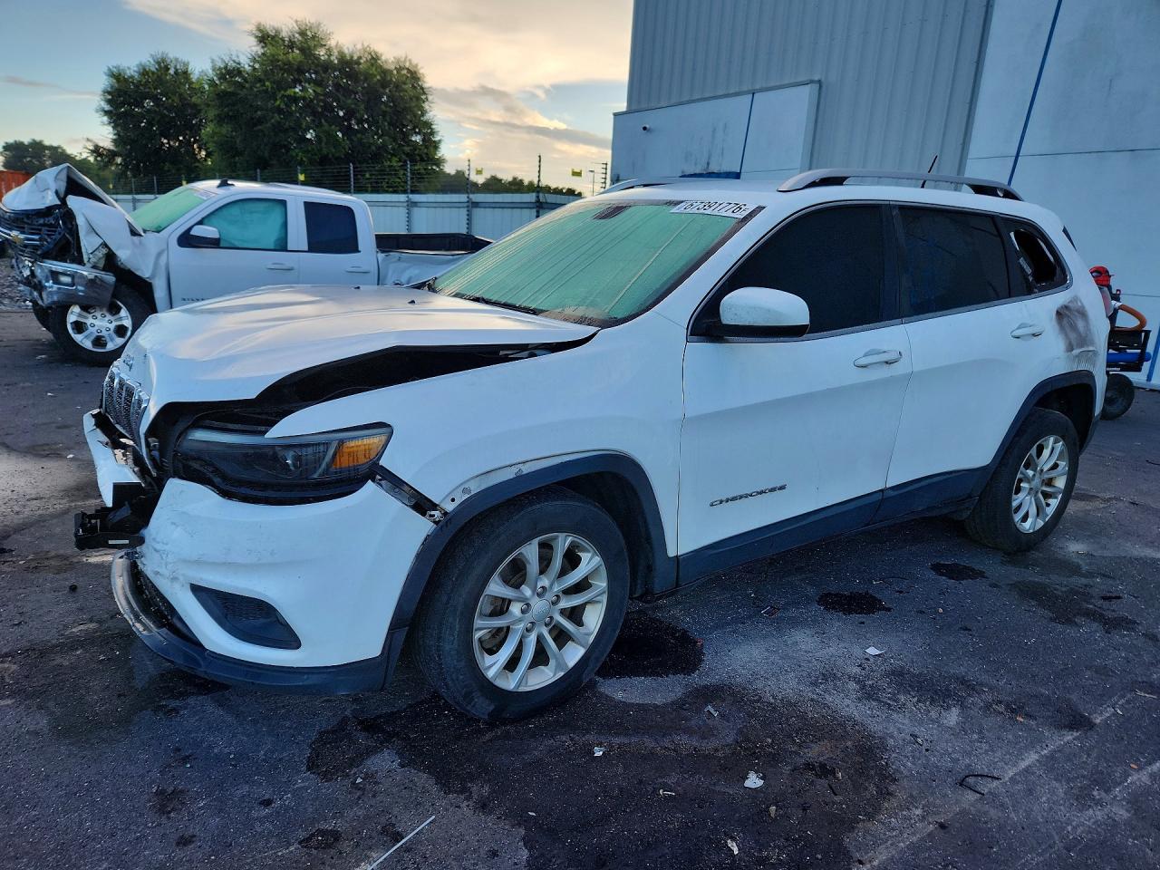 2019 JEEP CHEROKEE — Front 3/4