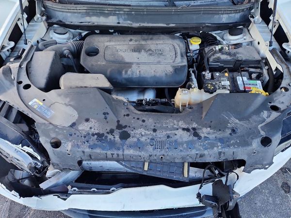 2019 JEEP CHEROKEE — Engine bay