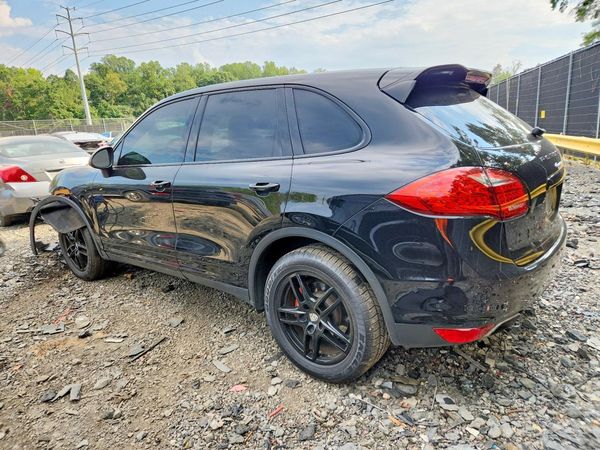 2014 PORSCHE CAYENNE