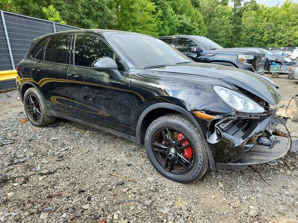2014 PORSCHE CAYENNE