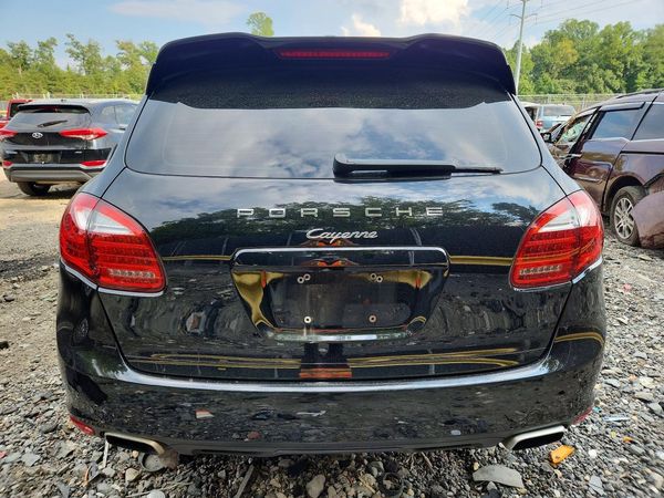 2014 PORSCHE CAYENNE