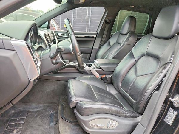 2014 PORSCHE CAYENNE