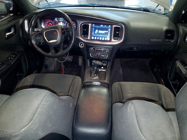 2017 DODGE CHARGER SXT