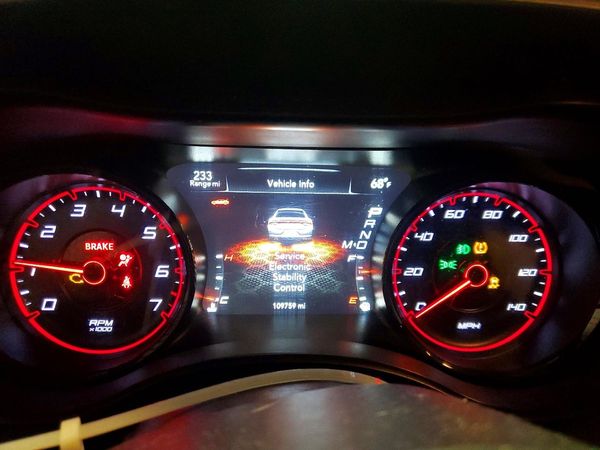 2017 DODGE CHARGER SXT