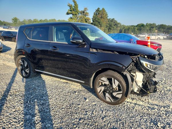 2023 KIA SOUL GT Line — Passenger 3/4