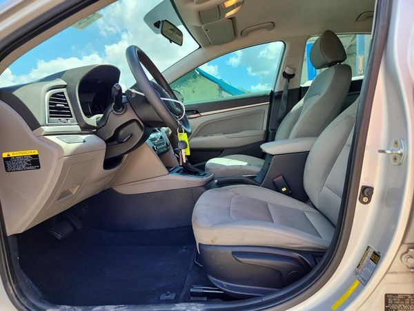 2017 HYUNDAI ELANTRA