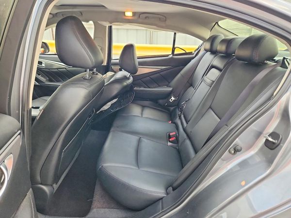 2017 INFINITI Q50