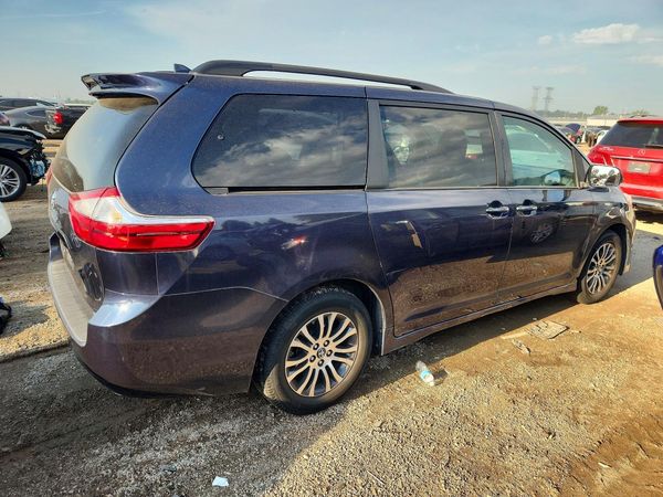 2019 TOYOTA SIENNA