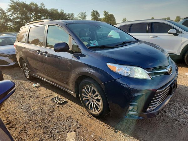 2019 TOYOTA SIENNA